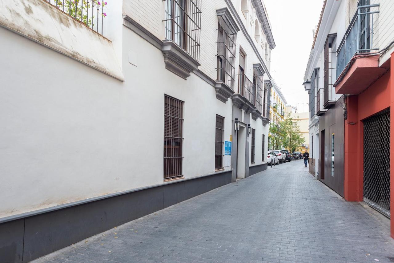 Alohamundi Escuelas Pias Seville Luaran gambar